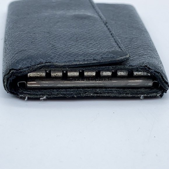 Louis Vuitton LV Cowhide Leather Key Holder - Picture 4 of 16